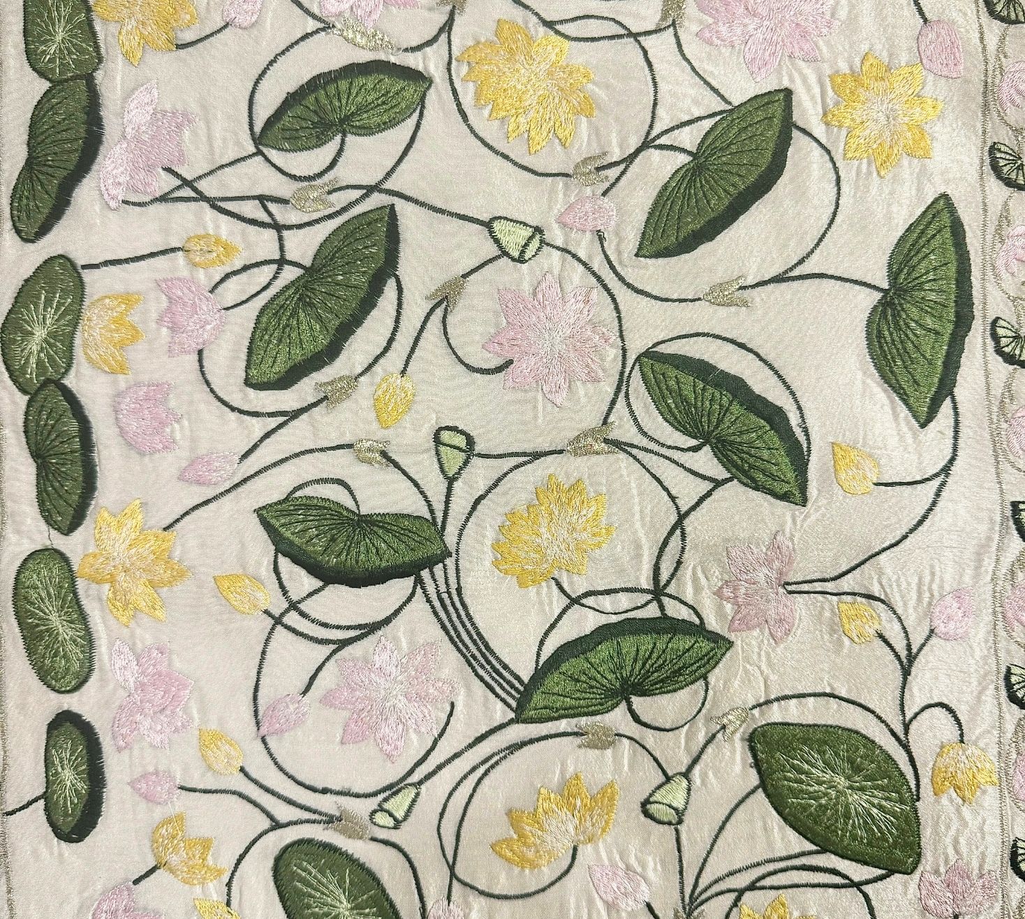 The lotus paradise runner