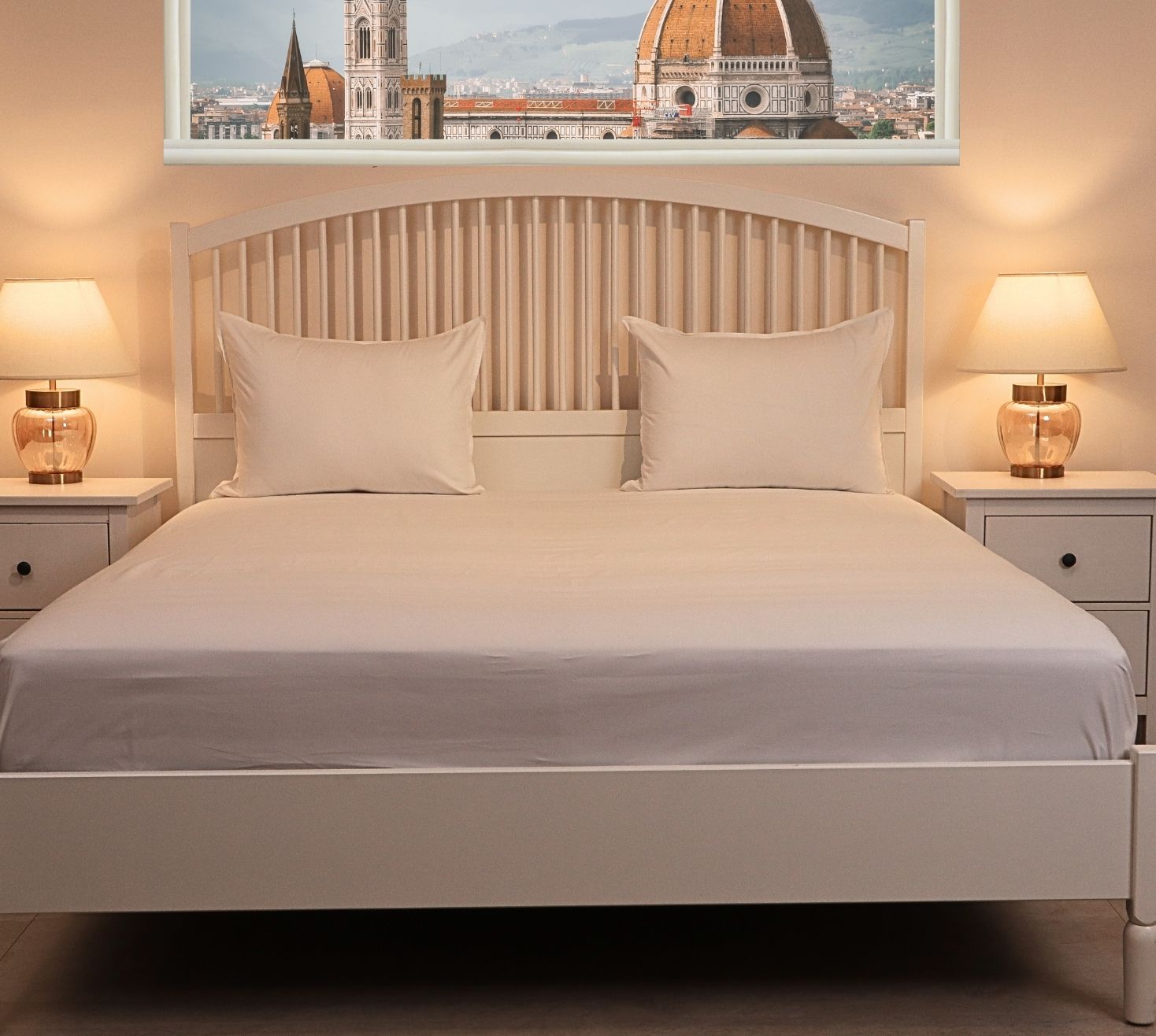 Luxurious White Bed sheet With 2 Pillow Covers