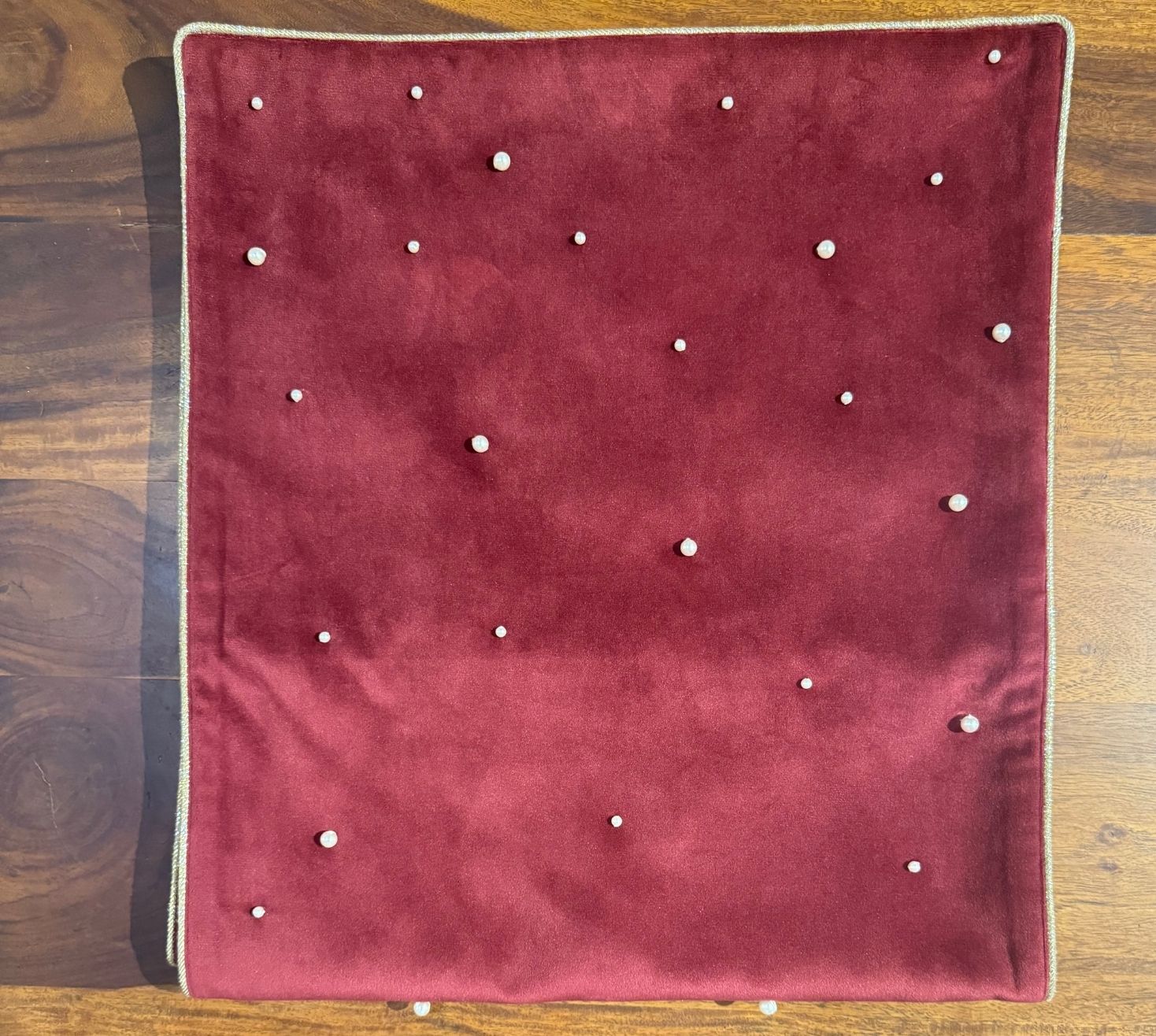 Pearl Majesty Velvet runner