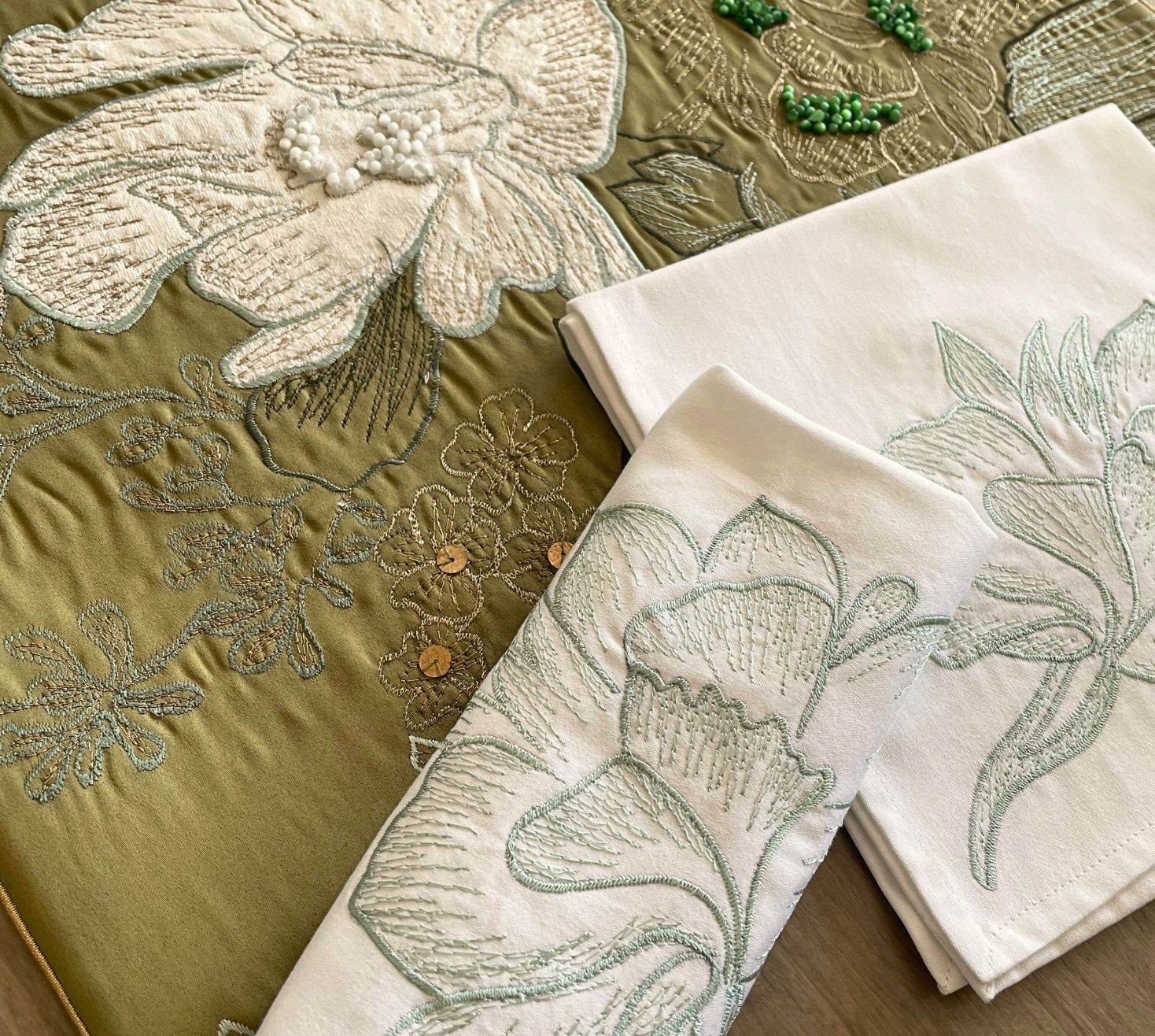 Olive Floral Dynasty Table Runner Set