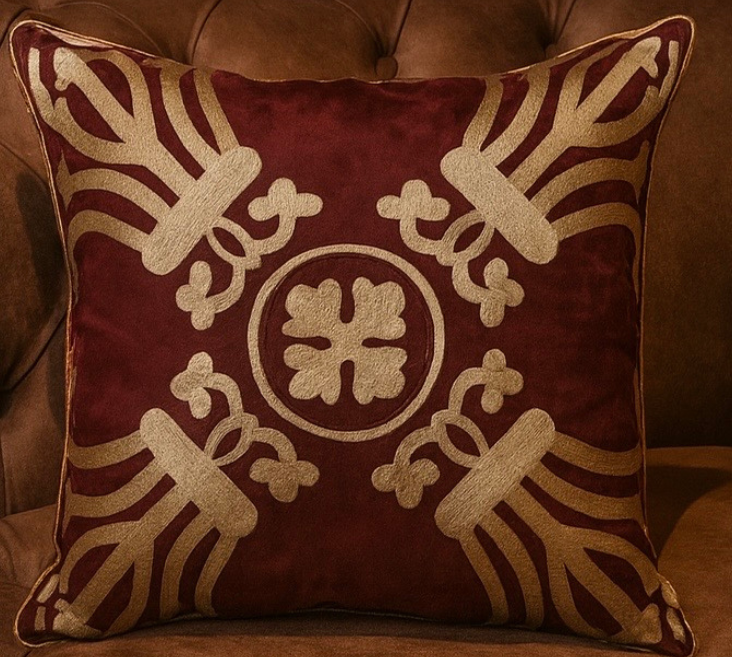 The timeless elegance cushion cover